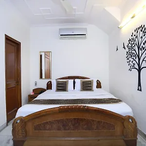 Hotel O Skylark, Chandigarh